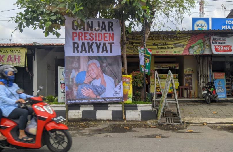 Baliho Kampanye di Pinggir Jalan (02/2024)