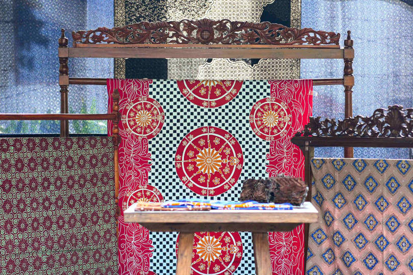 Batik Bujangga Manik Resona Saintek Maranatha