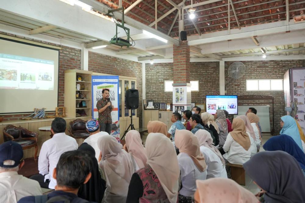 Semesta Inovasi Maranatha di Rumah Batik Komar