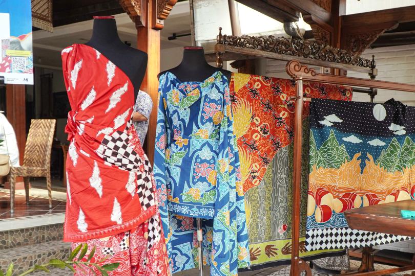 Semesta Inovasi Maranatha di Rumah Batik Komar
